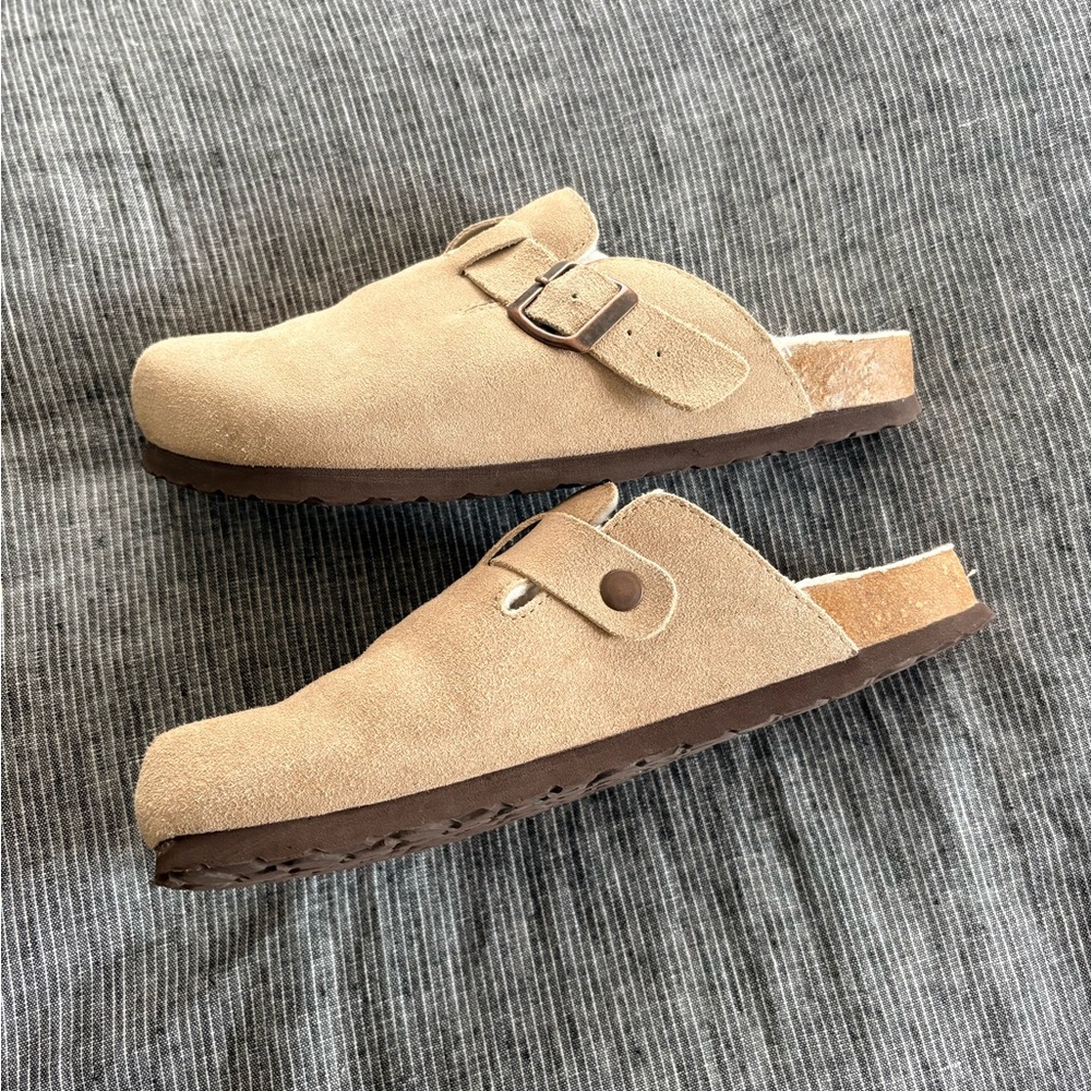 Cushionaire Clogs